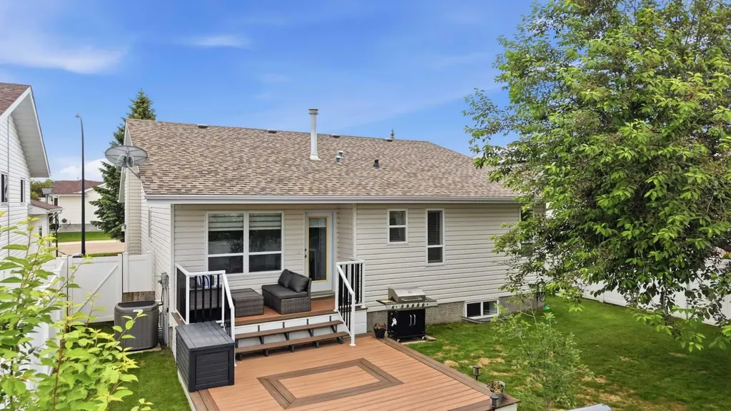 126 Logan Close Red Deer AB T4R 2n9