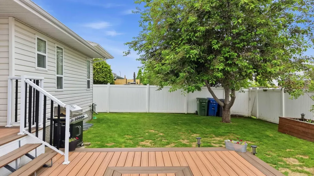 126 Logan Close Red Deer AB T4R 2n9
