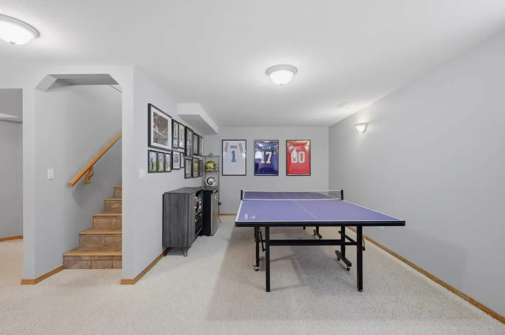 126 Logan Close Red Deer AB T4R 2n9