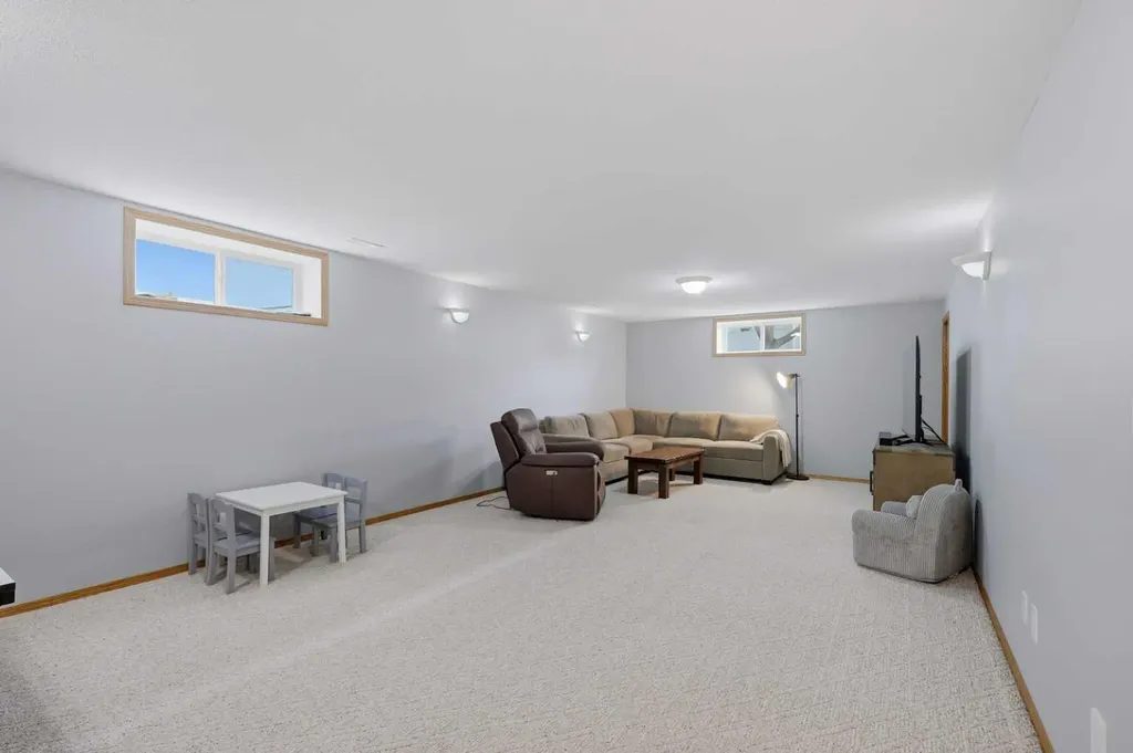126 Logan Close Red Deer AB T4R 2n9