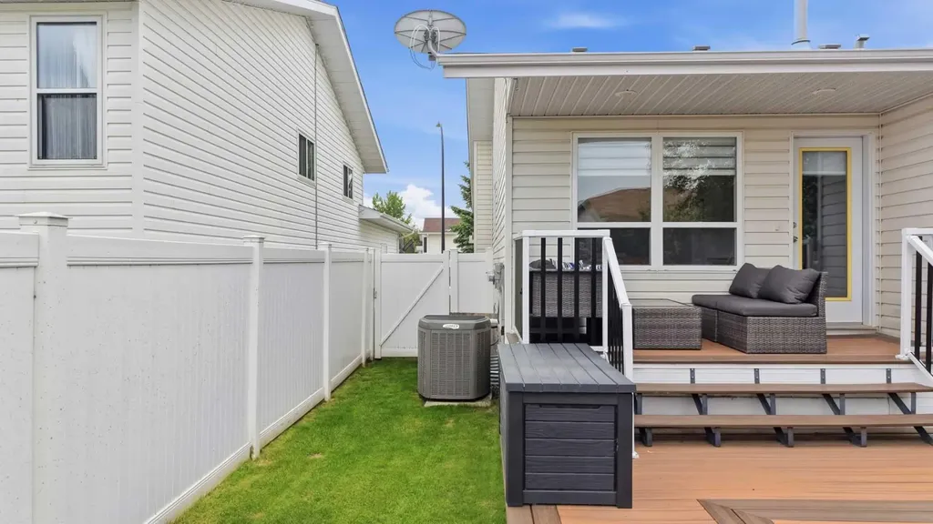 126 Logan Close Red Deer AB T4R 2n9