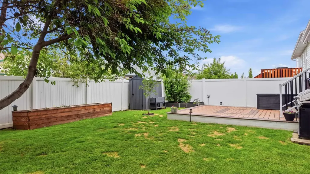 126 Logan Close Red Deer AB T4R 2n9