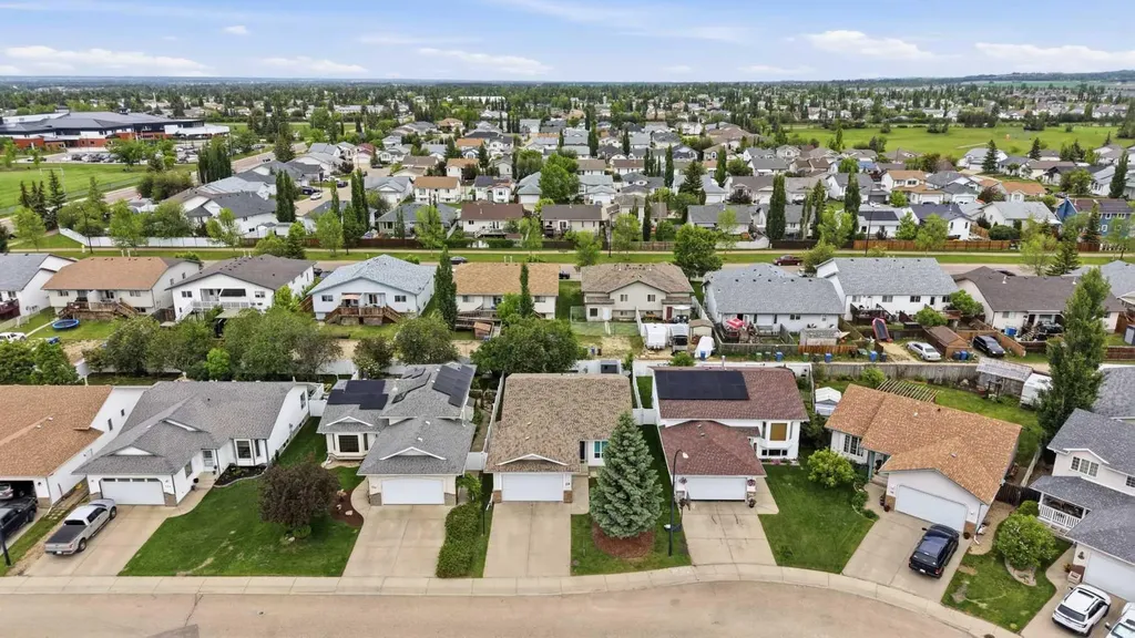 126 Logan Close Red Deer AB T4R 2n9