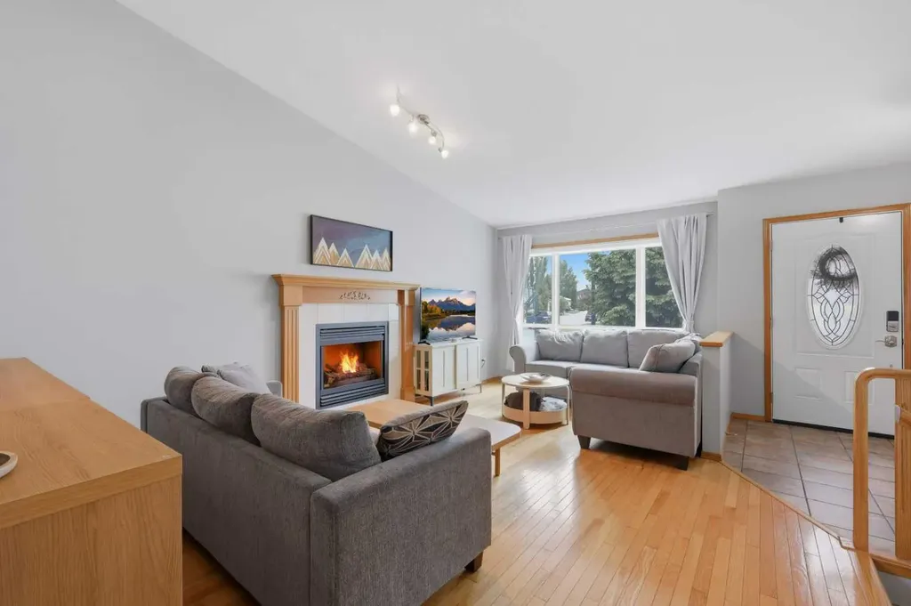 126 Logan Close Red Deer AB T4R 2n9
