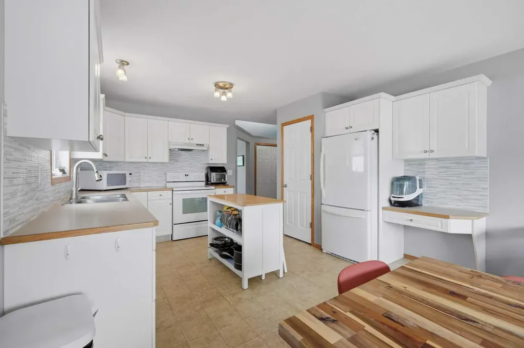 126 Logan Close Red Deer AB T4R 2n9