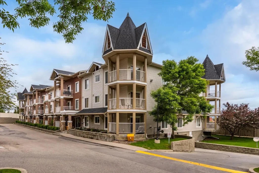 70 Panamount Drive NW Calgary AB T3K 5Z1