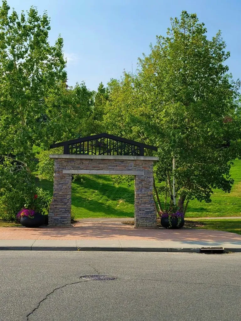 70 Panamount Drive NW Calgary AB T3K 5Z1