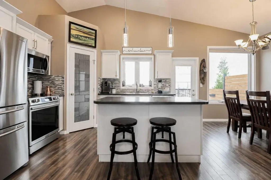 10203 93 Avenue Sexsmith AB T0H 3C0