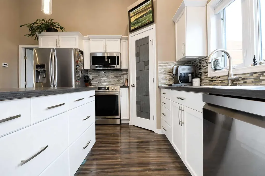 10203 93 Avenue Sexsmith AB T0H 3C0