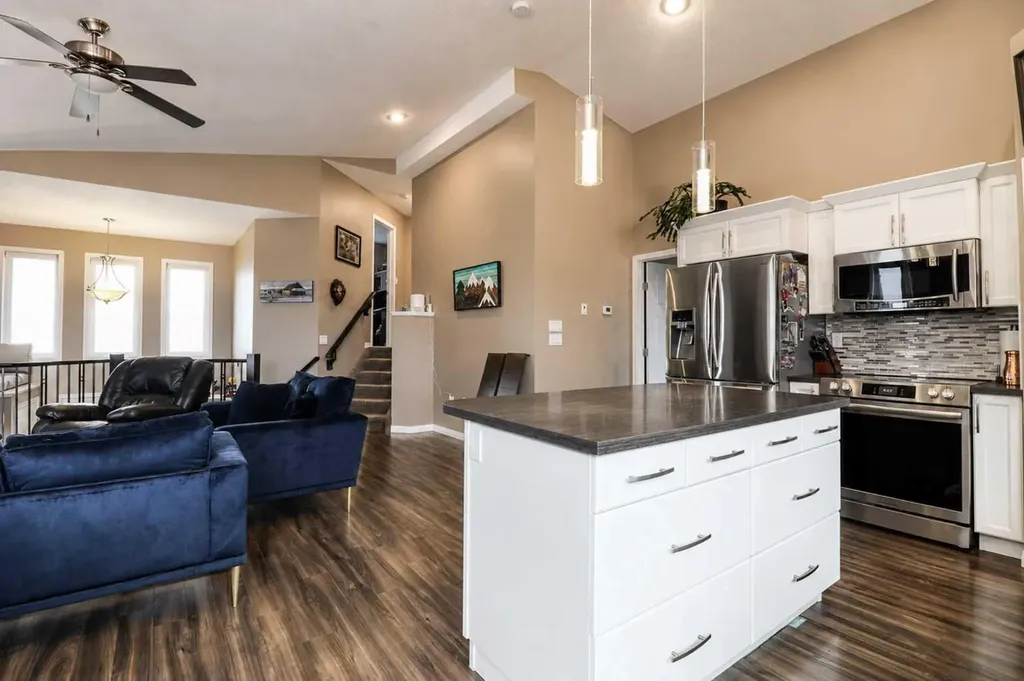 10203 93 Avenue Sexsmith AB T0H 3C0