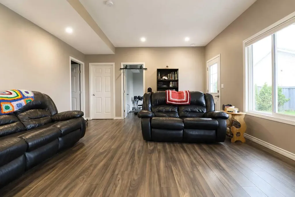10203 93 Avenue Sexsmith AB T0H 3C0