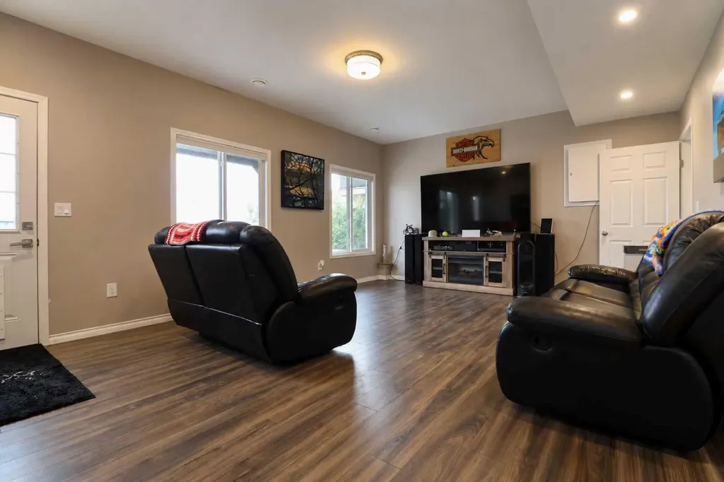 10203 93 Avenue Sexsmith AB T0H 3C0