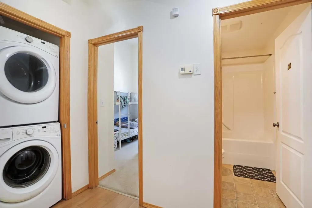 12 Upland Place W Brooks AB T1R 1M9