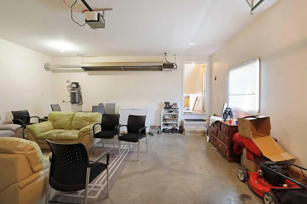12 Upland Place W Brooks AB T1R 1M9