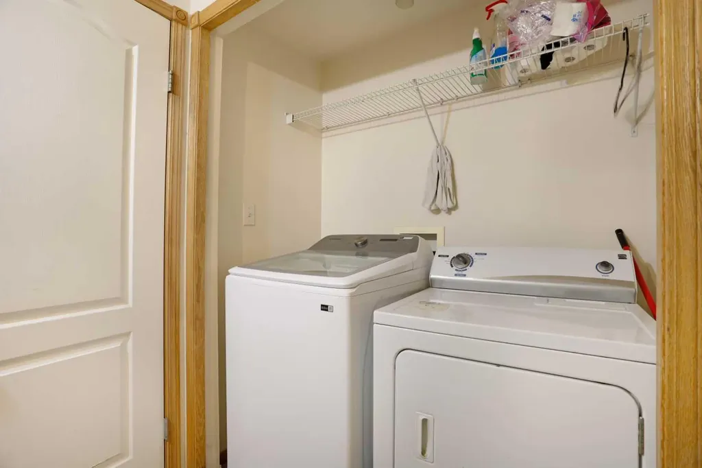 12 Upland Place W Brooks AB T1R 1M9