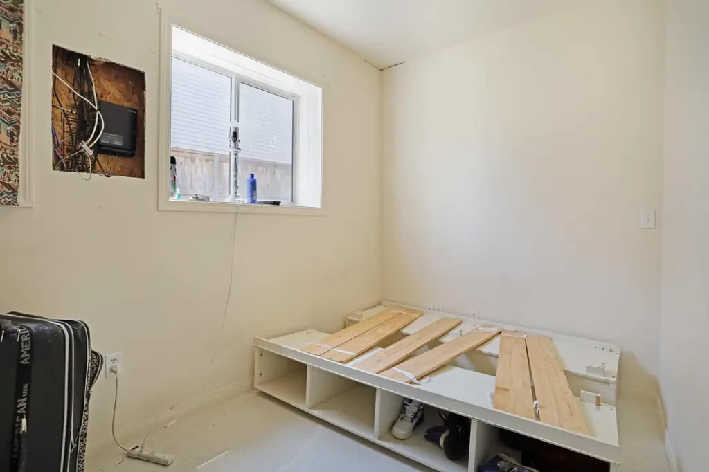 12 Upland Place W Brooks AB T1R 1M9