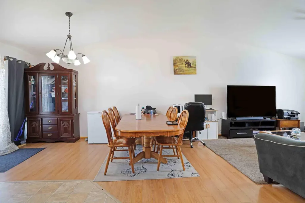 12 Upland Place W Brooks AB T1R 1M9