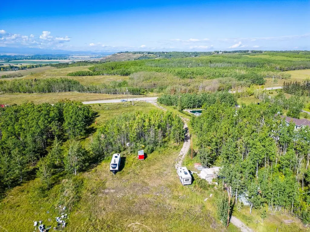 1420 101 Street SW Calgary AB T3H 3Z4