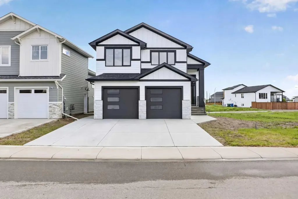 680 Sixmile Crescent S Lethbridge AB T1K8G3