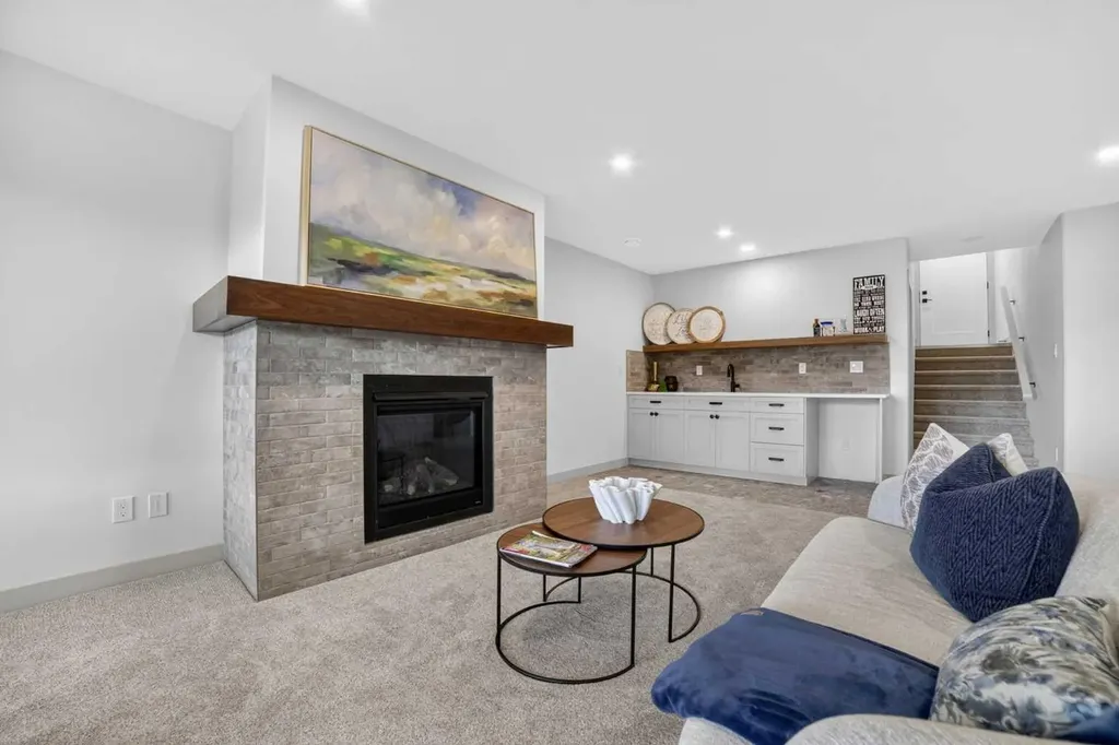 680 Sixmile Crescent S Lethbridge AB T1K8G3