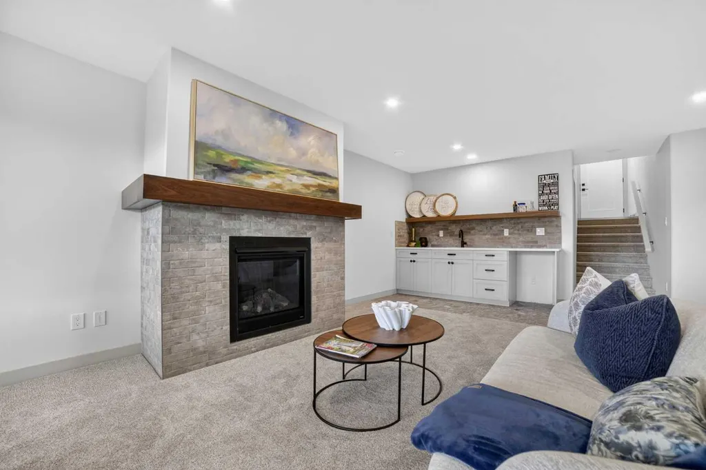 680 Sixmile Crescent S Lethbridge AB T1K8G3