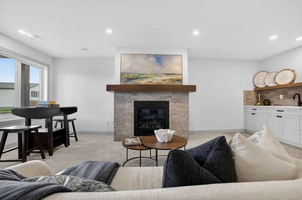 680 Sixmile Crescent S Lethbridge AB T1K8G3