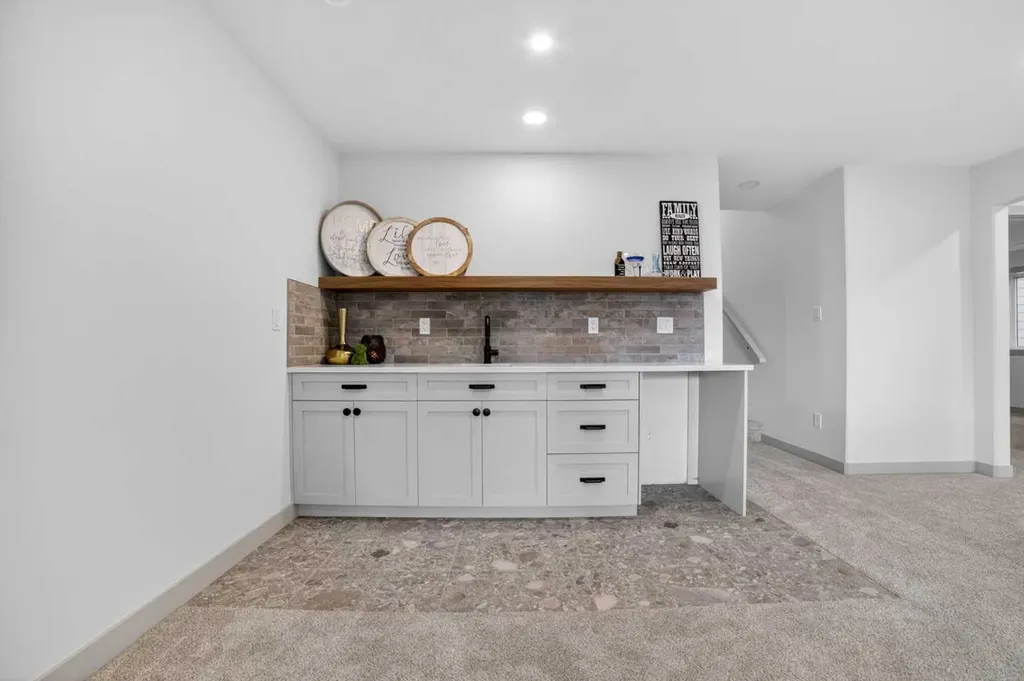 680 Sixmile Crescent S Lethbridge AB T1K8G3