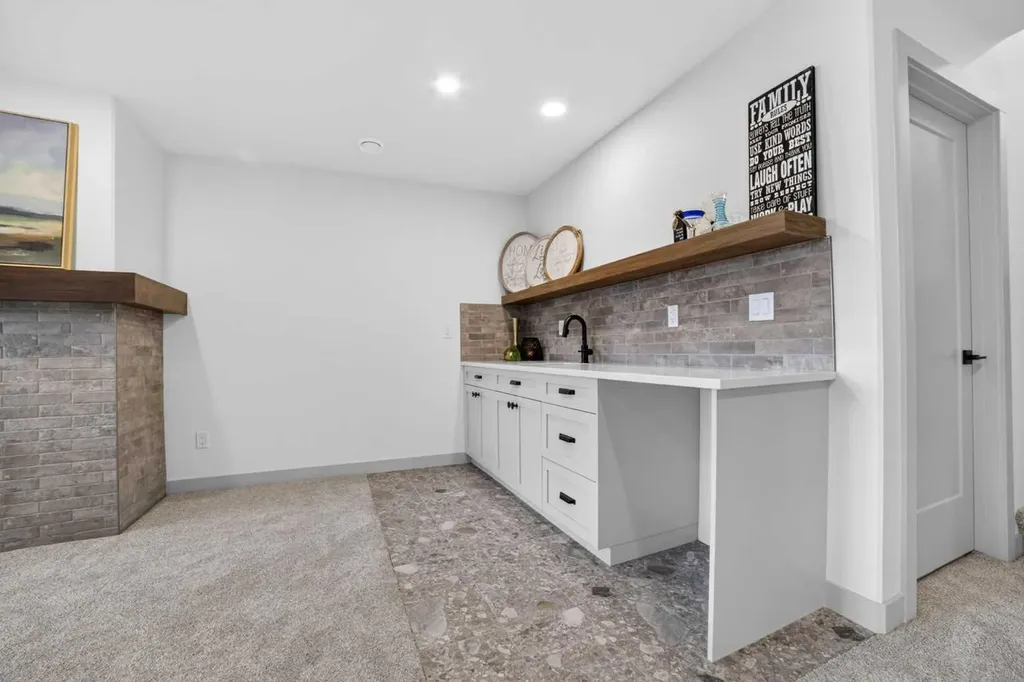 680 Sixmile Crescent S Lethbridge AB T1K8G3