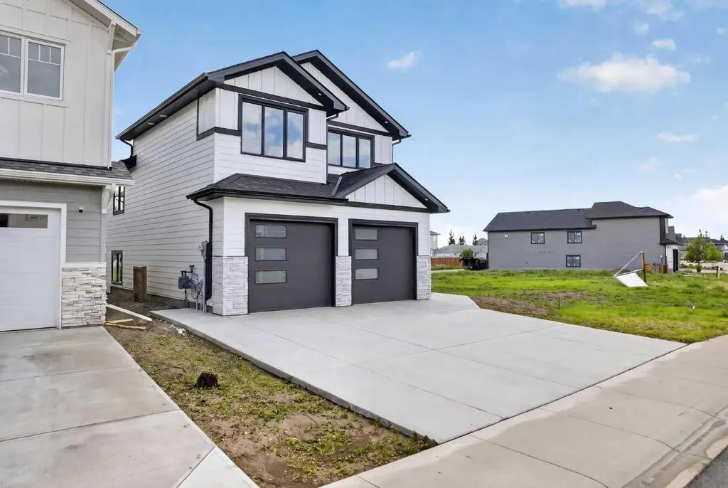680 Sixmile Crescent S Lethbridge AB T1K8G3