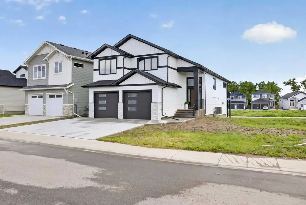 680 Sixmile Crescent S Lethbridge AB T1K8G3