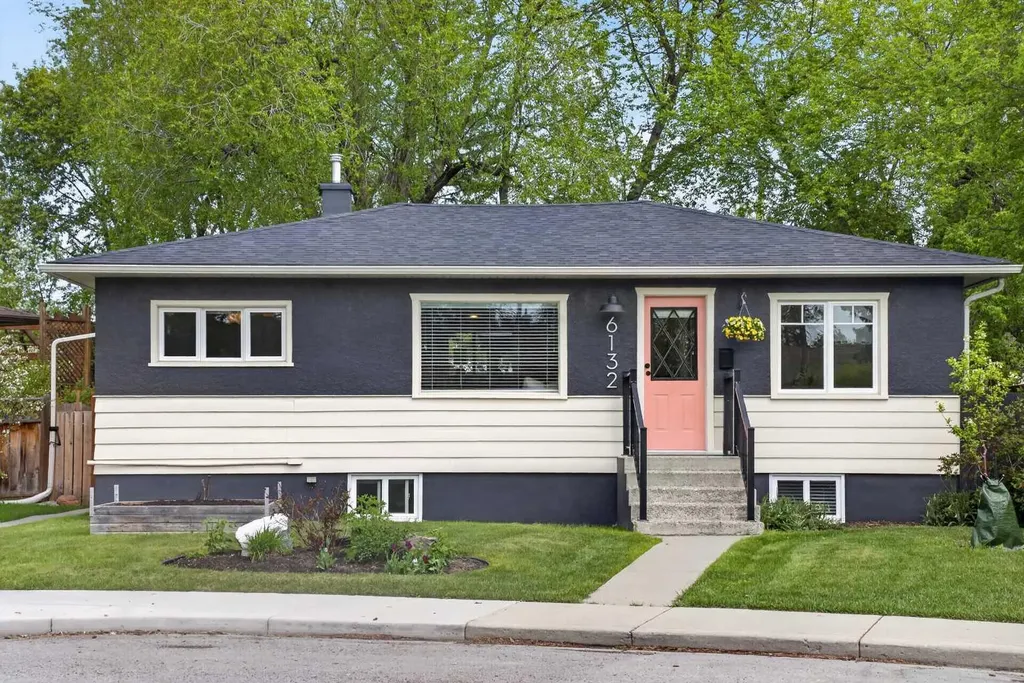 6132 33 Avenue NW Calgary AB T3B 2K5