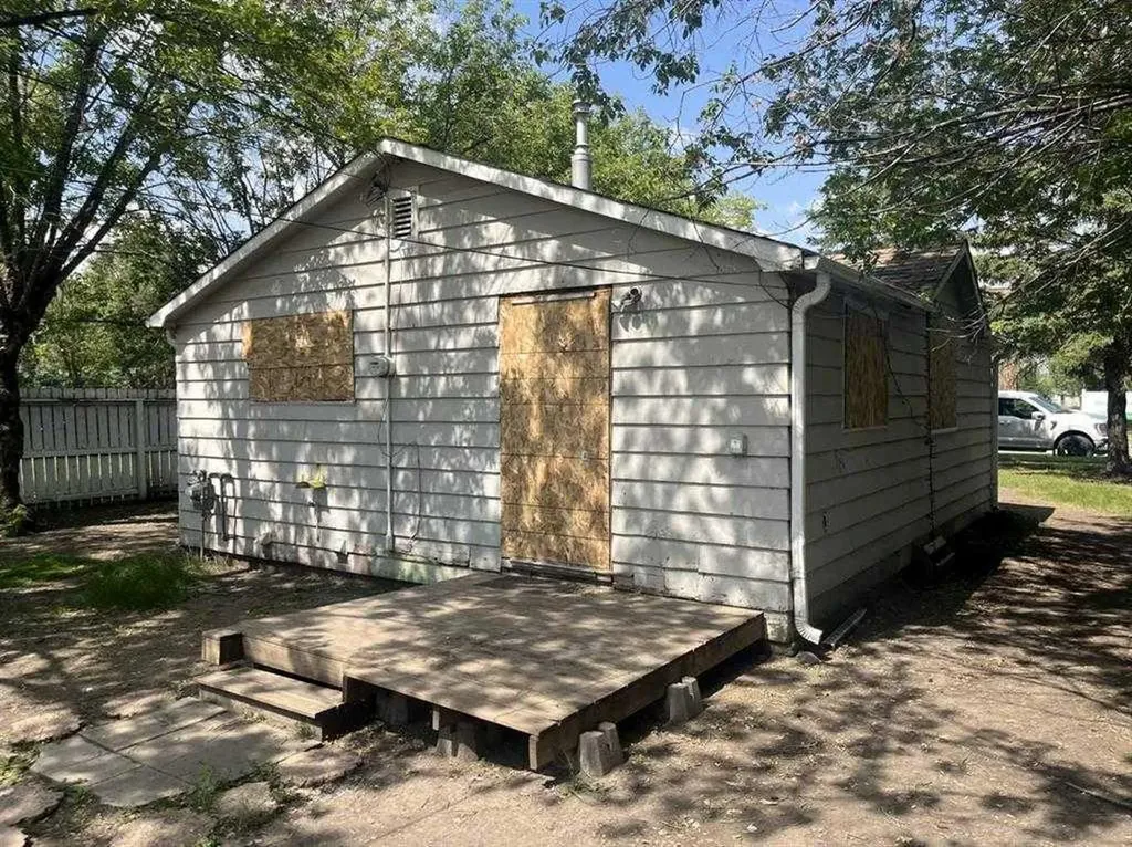 4503 45 Street Lloydminster SK S9V 0H2