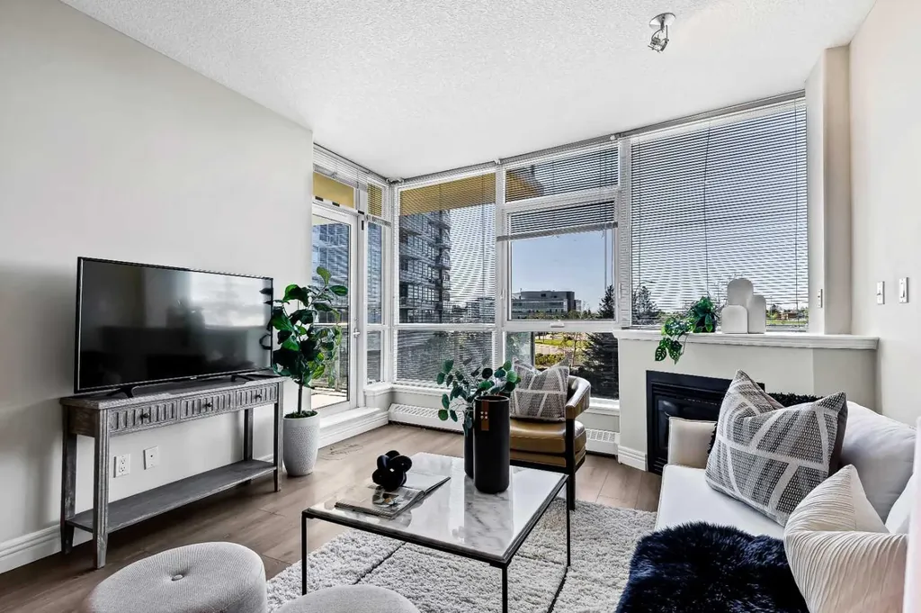 55 Spruce Place SW Calgary AB T3C3X5