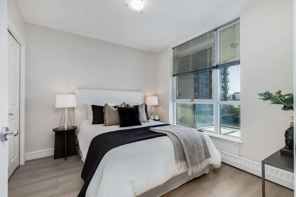 55 Spruce Place SW Calgary AB T3C3X5