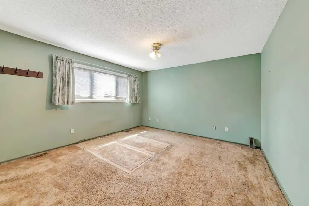 5713 34 Street Lloydminster AB T9V 1Z8