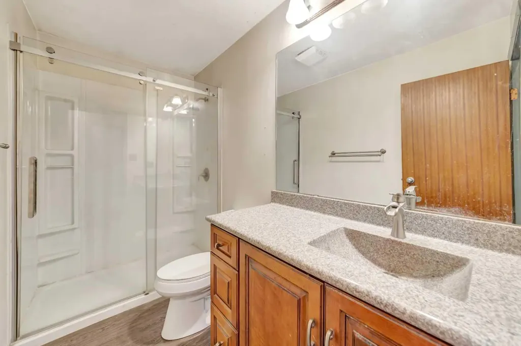 5713 34 Street Lloydminster AB T9V 1Z8