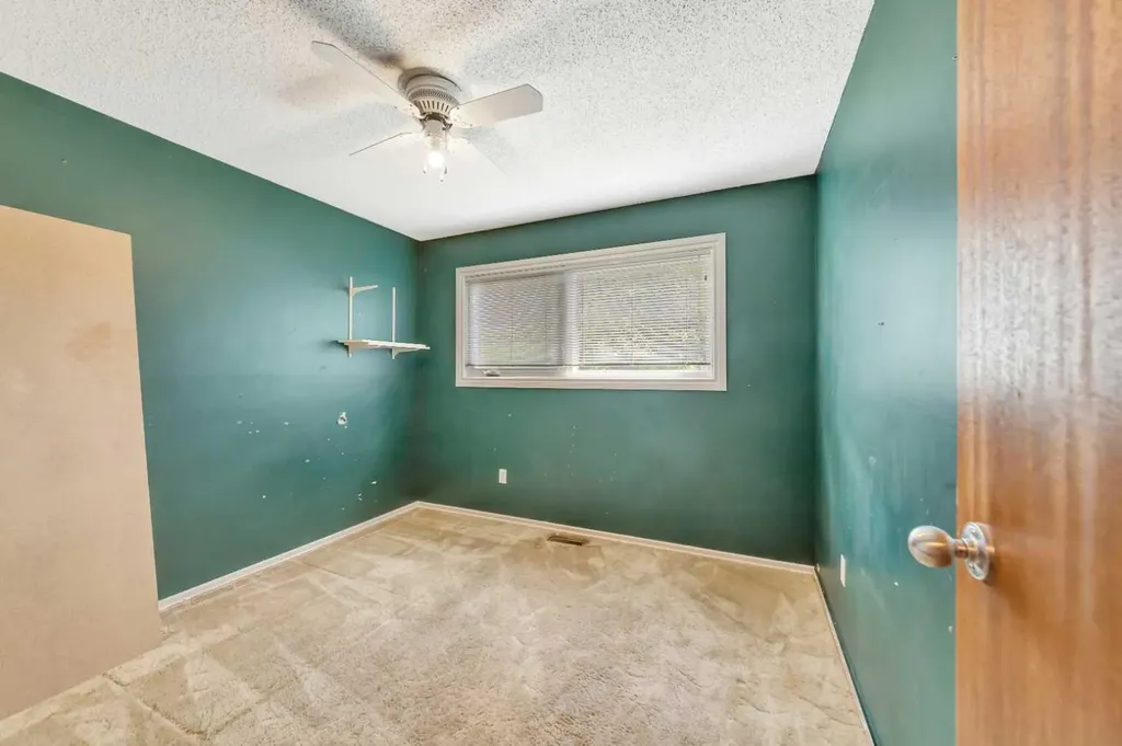 5713 34 Street Lloydminster AB T9V 1Z8