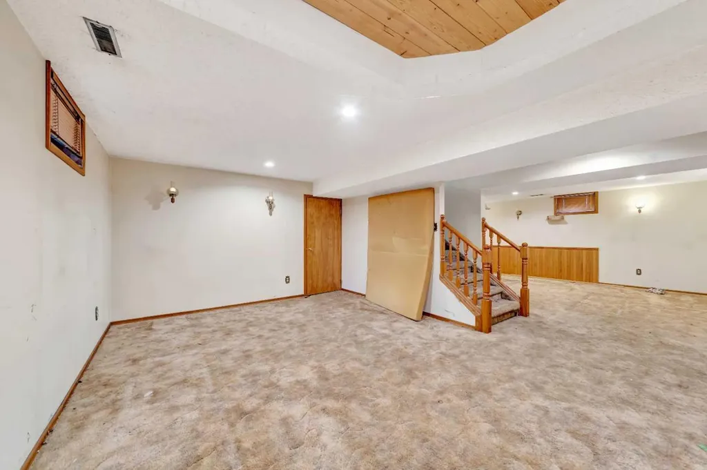 5713 34 Street Lloydminster AB T9V 1Z8