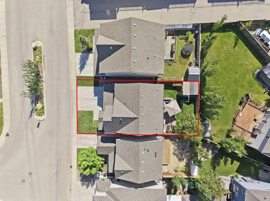 182 Windwood Grove Airdrie AB T4B 3S8
