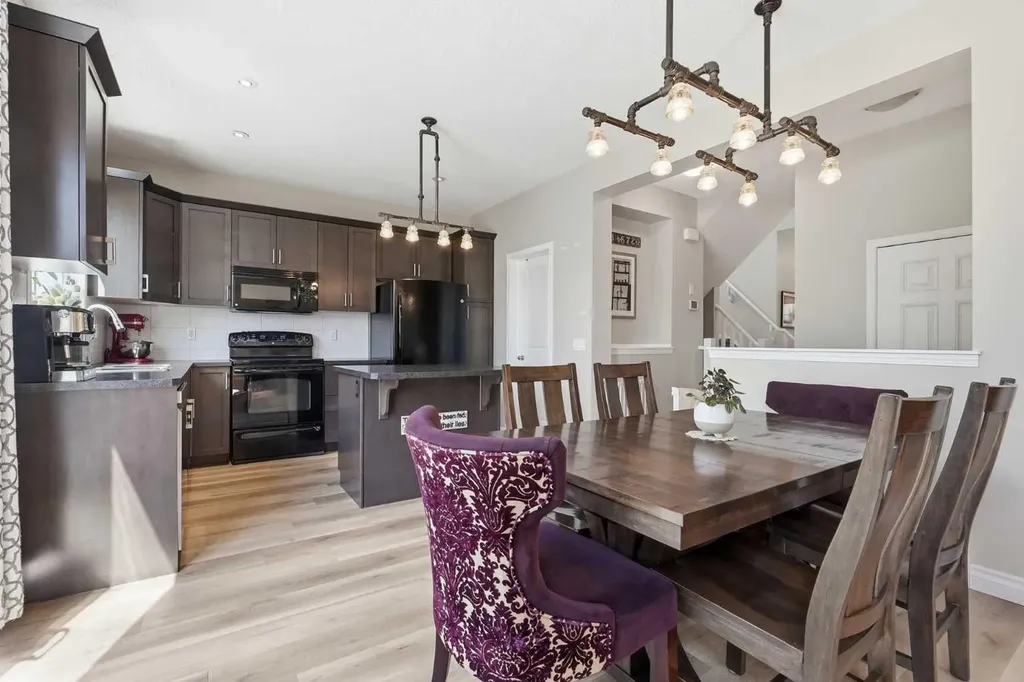 182 Windwood Grove Airdrie AB T4B 3S8