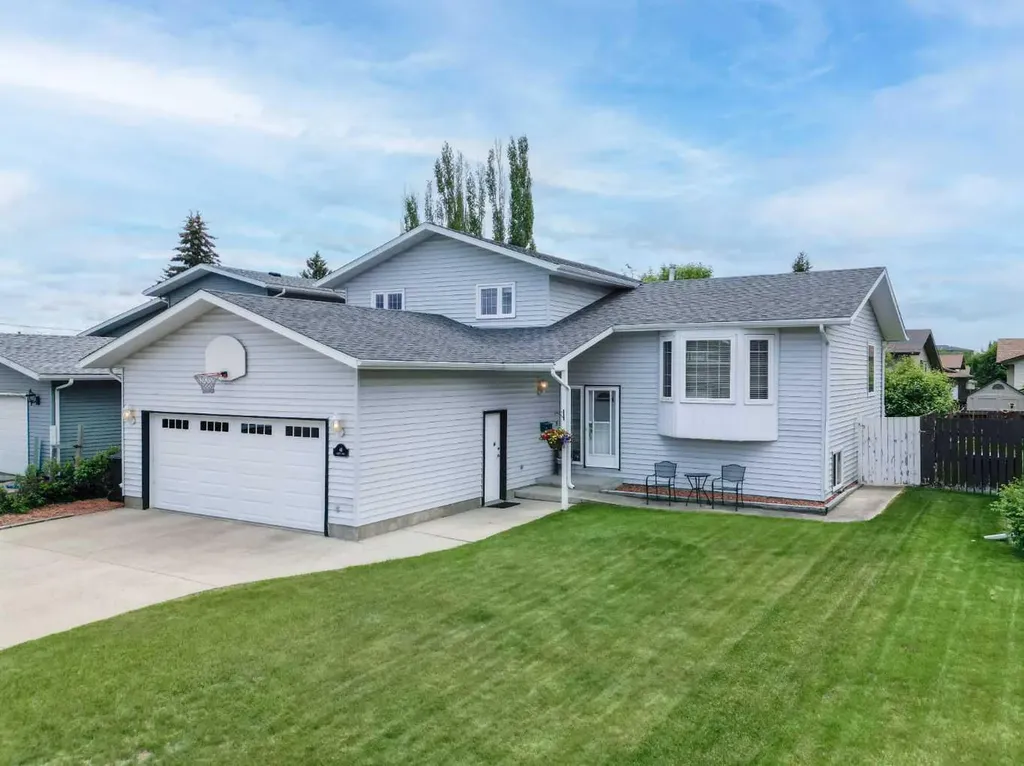 44 Huget Crescent Red Deer AB T4N 6P4