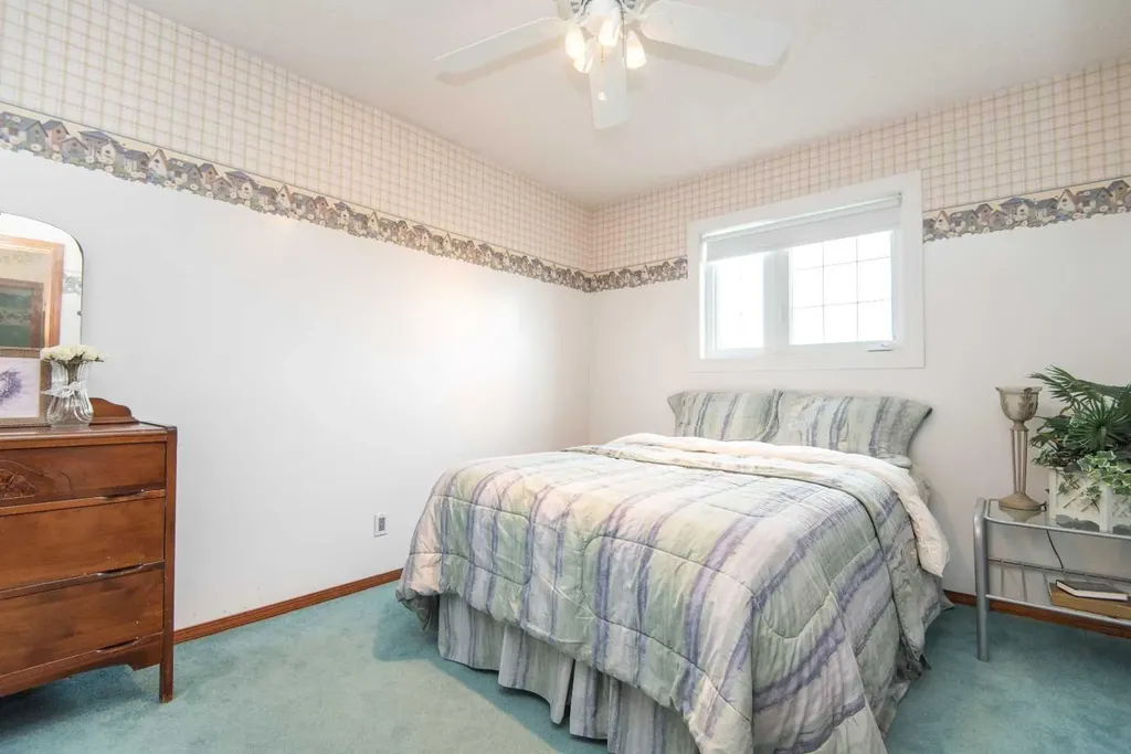 44 Huget Crescent Red Deer AB T4N 6P4