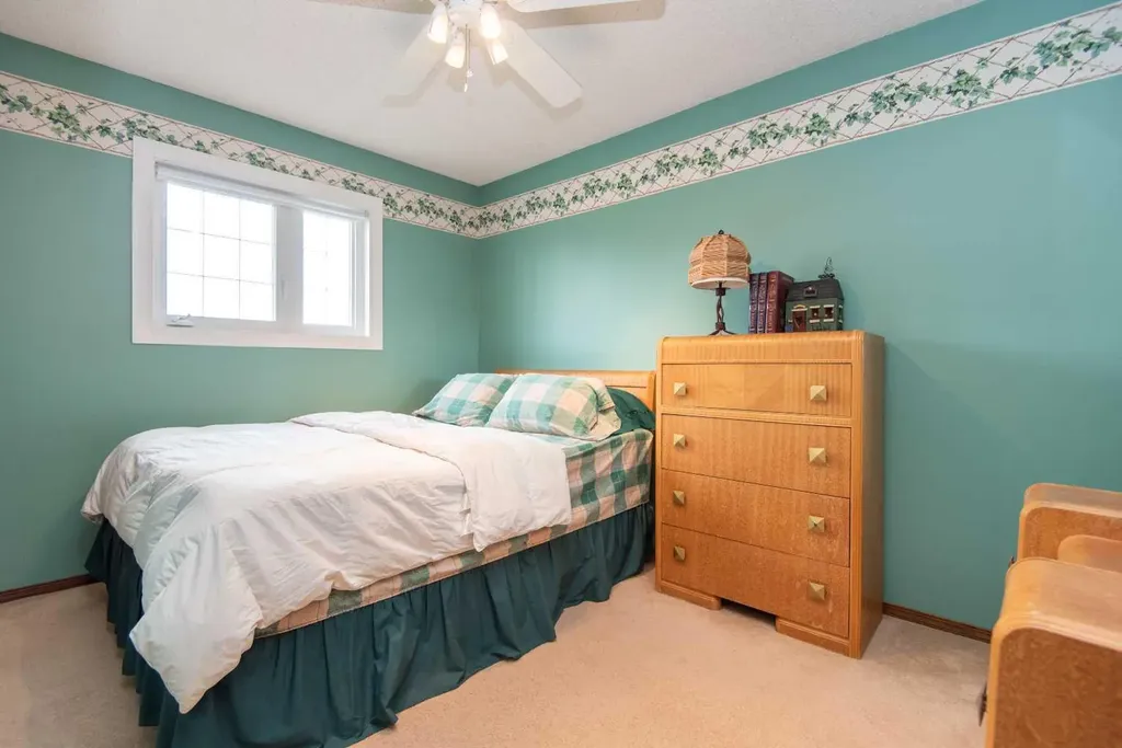 44 Huget Crescent Red Deer AB T4N 6P4