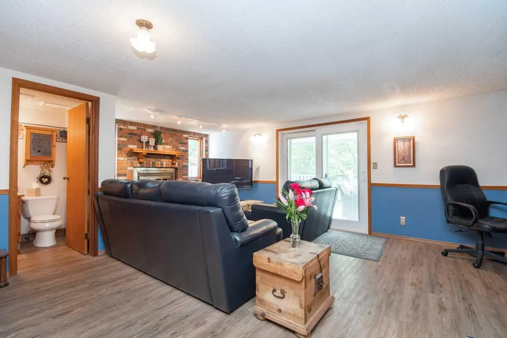 44 Huget Crescent Red Deer AB T4N 6P4
