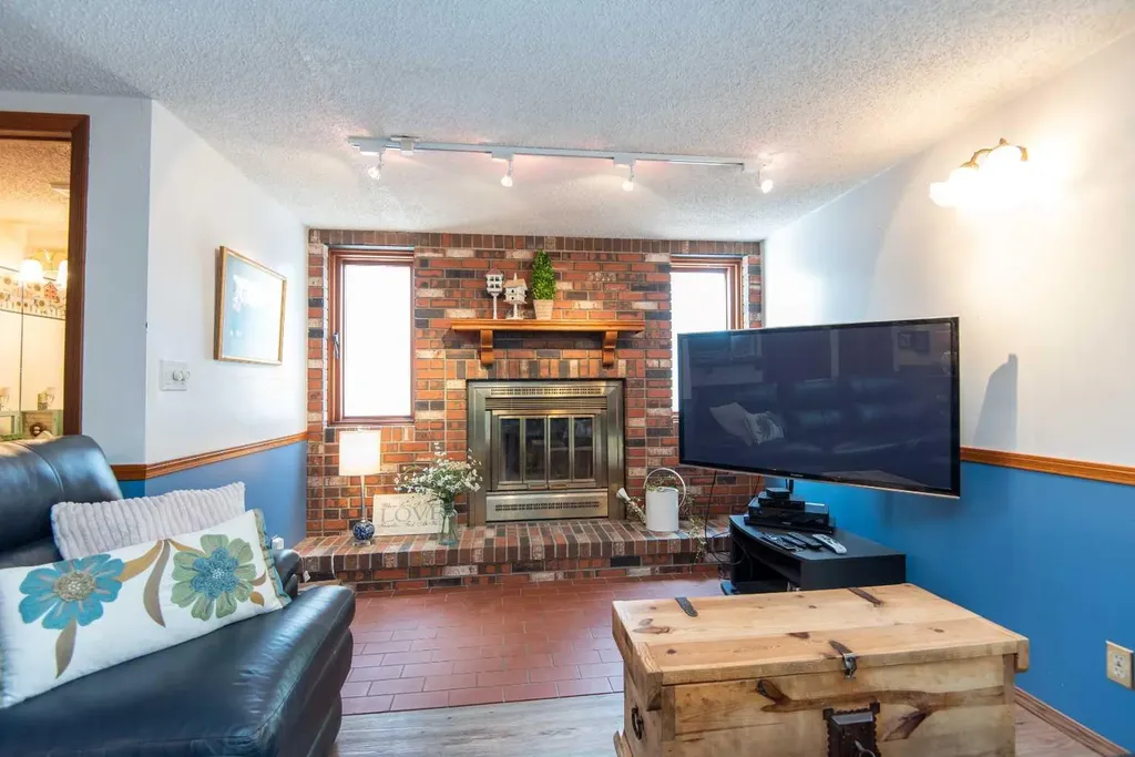 44 Huget Crescent Red Deer AB T4N 6P4