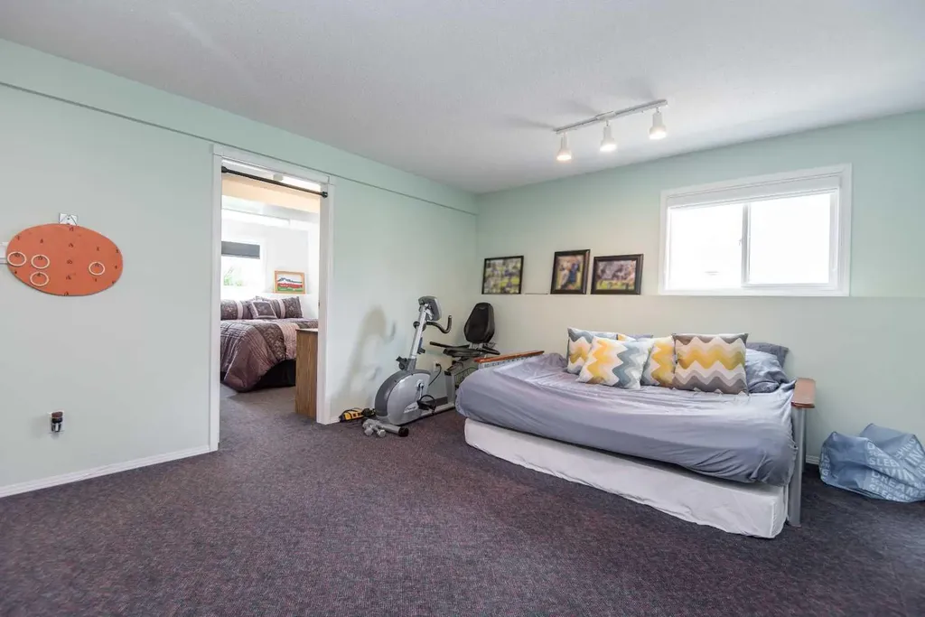 44 Huget Crescent Red Deer AB T4N 6P4