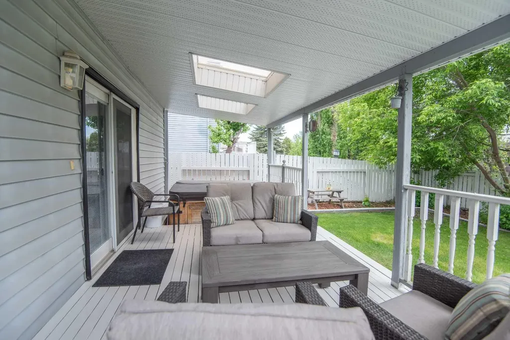 44 Huget Crescent Red Deer AB T4N 6P4