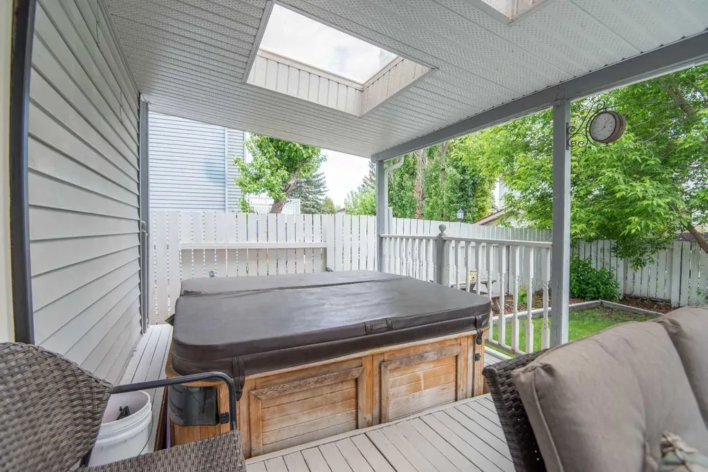 44 Huget Crescent Red Deer AB T4N 6P4