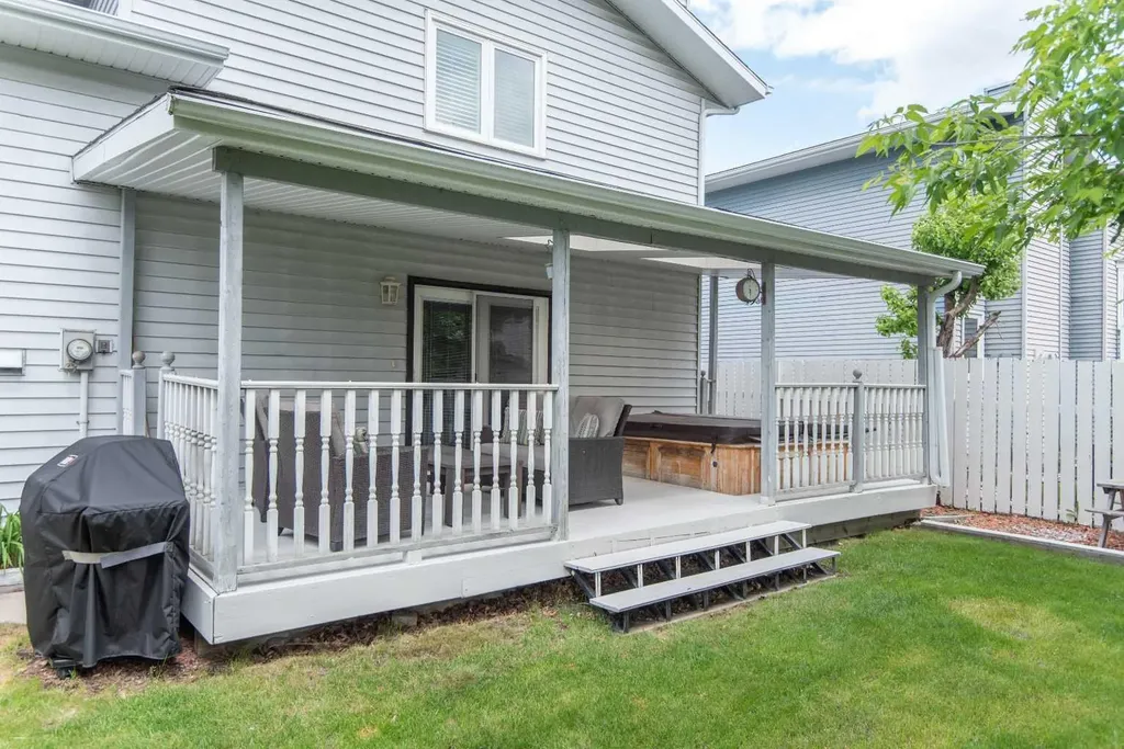 44 Huget Crescent Red Deer AB T4N 6P4