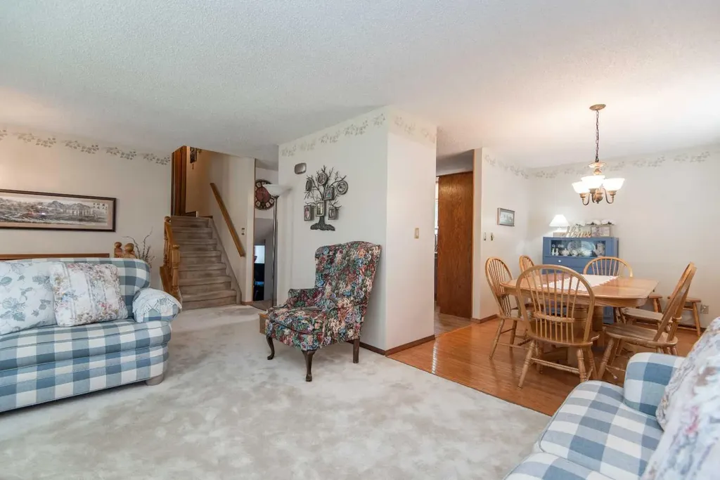 44 Huget Crescent Red Deer AB T4N 6P4